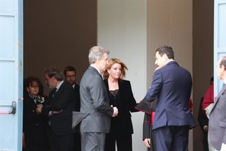 El presidente de la Junta de Andalucía, Juanma Moreno, junto a el presidente del PP, Alberto Nuñez Feijóo, a la llegada a la misa funeral en memoria de las 45 personas fallecidas en el accidente ferroviario de Adamuz (Córdoba). A 29 de enero del 2026 en H