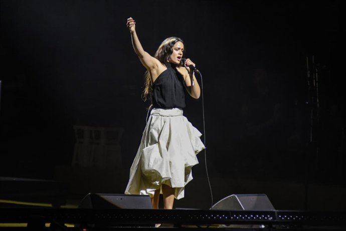 La artista Rosalía actúa por sorpresa en el Concert-Manifest x Palestina en el Palau Sant Jordi de Barcelona