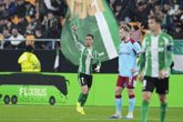 Foto: Antony y Abde agarran los octavos para el Betis y Fer López da ventaja al Celta