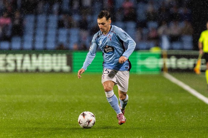 Archivo - Bryan Zaragoza, en un partido con el Celta de Vigo en la Europa League.