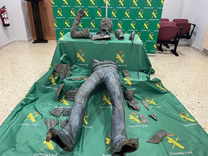 Un detenido por el robo de la estatua de Seve Ballesteros, que aparece en varios trozos
