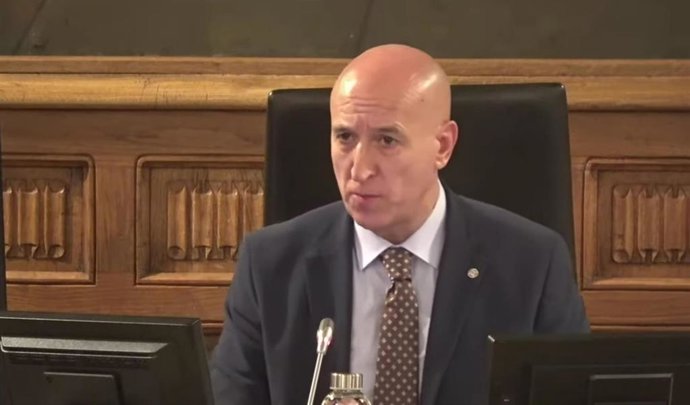 Imagen del alcalde de León, José Antonio Diez, en el pleno celebrado este viernes en el Palacio de los Guzmanes.