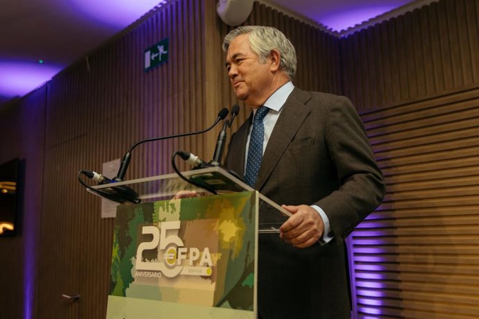 Archivo - El presidente de EFPA España, Santiago Satrústegui, en los actos conmemorativos del 25ºAniversario de la entidad.