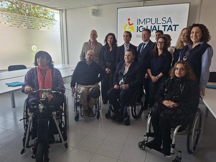 La consellera de Familias, Bienestar Social y Atención a la Dependencia, Sandra Fernández, asiste a la inauguración de la nueva sede de Impulsa Igualtat y a la presentación de la nueva marca de la entidad