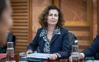 Hacienda prorroga en 2026 la bonificación al combustible para las islas no capitalinas