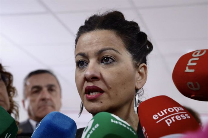 La ministra de Juventud e Infancia, Sira Rego, atiende a los medios antes de participar en el acto 'Juventud en marcha: desbloqueando el futuro' organizado por CCOO Andalucía en Málaga. 