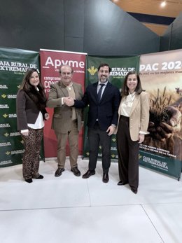 Caja Rural de Extremadura y APYME Vegas Altas-La Serena renuevan su colaboración