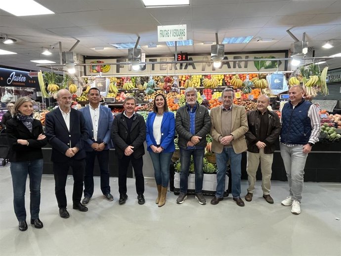 La consejera Sara Rubira junto a representantes del sector hortofrutícola durante la presentación de la participación de la Región de Murcia en la feria Fruit Logística de Berlín