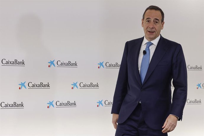 El consejero delegado de CaixaBank, Gonzalo Gortázar, presenta los resultados de la entidad correspondientes al ejercicio 2025.