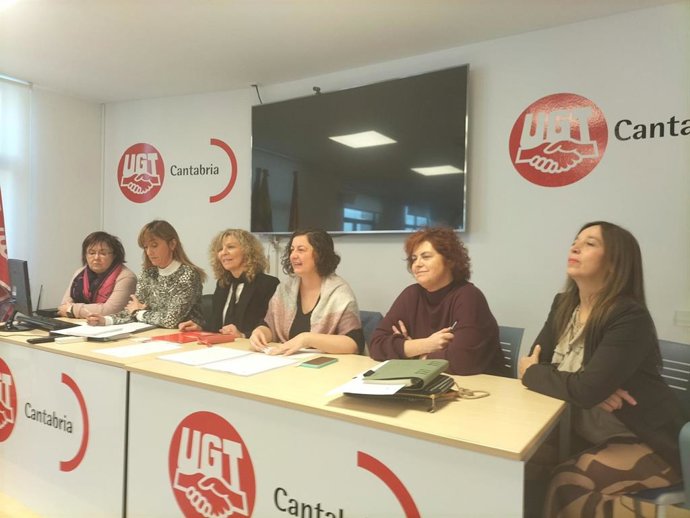 Rueda de prensa de portavoces del comité de empresa del personal laboral de la Administración General del Gobierno de Cantabria.