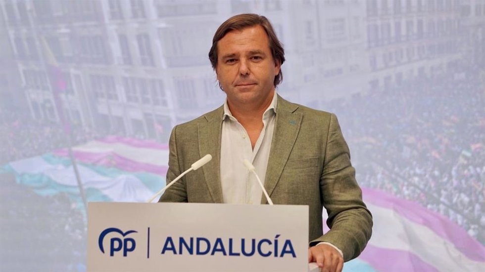 Archivo - El secretario general del PP-A, Antonio Repullo, en rueda de prensa.