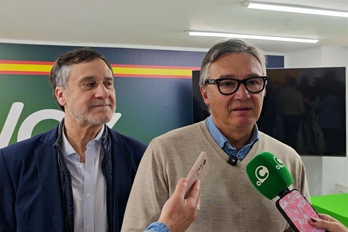 El portavoz de Vox en Andalucía, Manuel Gavira, este viernes en declaraciones a los medios en Cádiz.