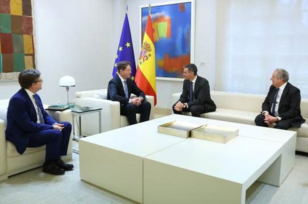 Sánchez coincide con ACEA en la necesidad de incentivar la renovación del parque automovilístico