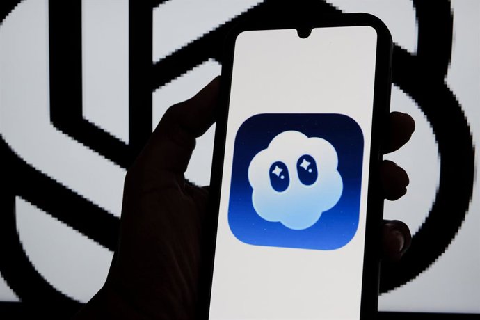 Archivo - October 11, 2025, Bandung, West Java, Indonesia: In this photo illustration, Sora AI logo is displayed on a smartphone with Open AI logo in the background.