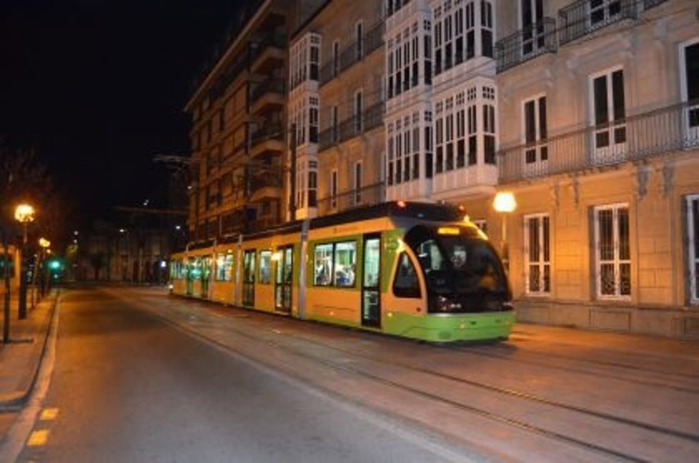 La alcaldesa de Vitoria pide al Gobierno vasco que haya tranvía nocturno en las fiestas de San Prudencio