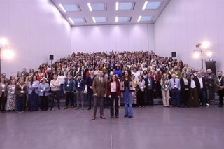 Los consejeros María del Carmen Castillo (c), Loles Lopez (d) y José Antonio Nieto (i) en el 'Congreso Nacional para la Convivencia en la Era Digital: Andalucía Frente al Acoso'.