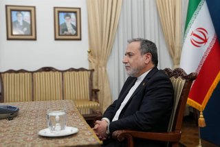 El ministro de Exteriores de Irán, Abbas Araqchi, durante una entrevista en Teherán.