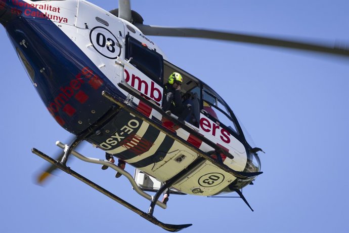 Archivo - Un helicòpter dels Bombers de la Generalitat de Catalunya