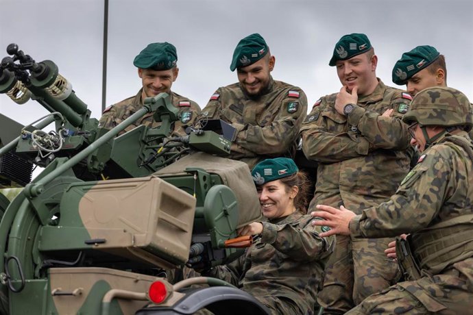 Archivo - Ejercicios militares del Ejército de Polonia con el sistema anticohetes Pilica.