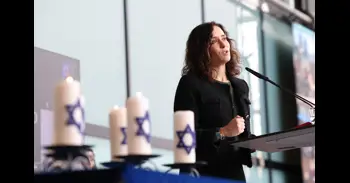 Ayuso avisa de que la dispensación de cannabis medicional en farmacias pueda llevar a "generalizarlo" y al "disparate"