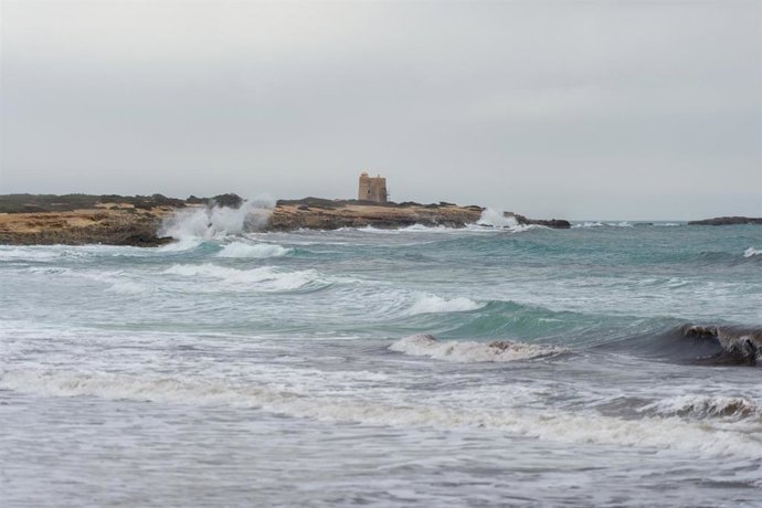 Temporal en la playa de Ses Salines, a 29 de enero de 2026, en Ibiza, Islas Baleares (España). 