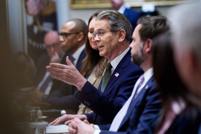 29 de janeiro de 2026, Washington, Distrito de Columbia, EUA: O secretário do Tesouro dos Estados Unidos, Scott Bessent, durante uma reunião do gabinete na Sala do Gabinete da Casa Branca, em Washington, DC, EUA, na quinta-feira, 29 de janeiro de 2026.