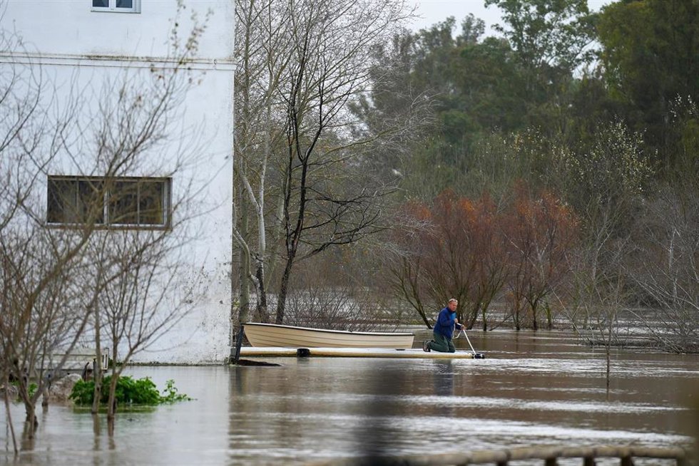 Imágenes del río Guadalete a su paso por la barriada de la Corta en Jerez de la Frontera (Cádiz) este 30 de enero de 2026.