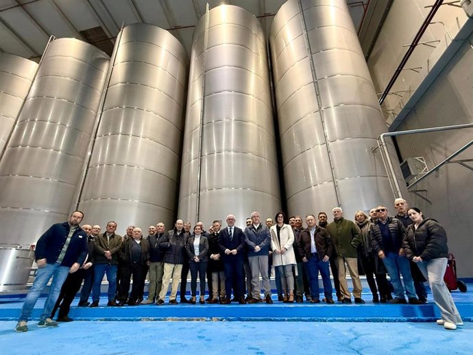 Visita a la nueva planta envasadora de Jaencoop.