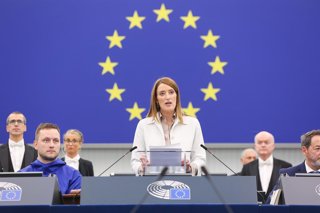 Archivo - HANDOUT - 08 October 2025, France, Strasbourg: European Parliament President Roberta Metsola delivers a speech during a session at the European Parliament in Strasbourg. Photo: Fred Marvaux/European Parliament/dpa - ATTENTION: editorial use only
