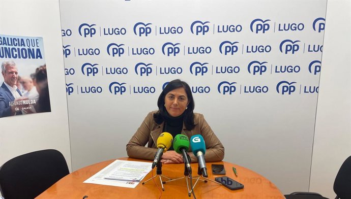 Archivo - La portavoz del Grupo Municipal del PP de Lugo, Elena Candia, durante la rueda de prensa convocada este viernes para valorar la gestión del Gobierno local en materia de personal y recursos humanos. En Lugo, a 12 de abril de 2024.