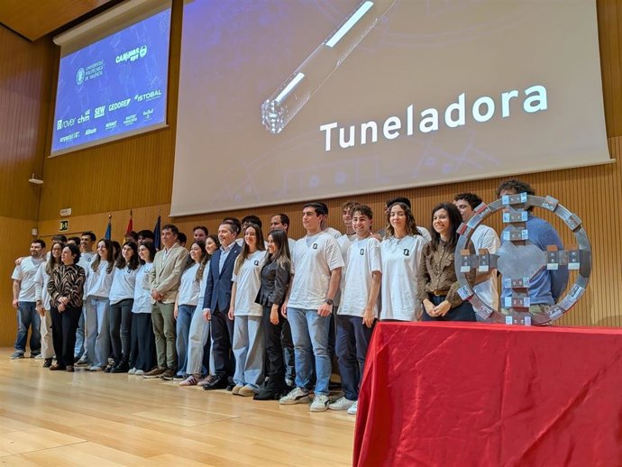 Esudiantes del proyecto Talpa Tunneling UPV