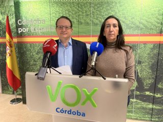 La presidenta de Vox Córdoba, Paula Badanelli, y el diputado nacional de Vox José Ramírez del Río.