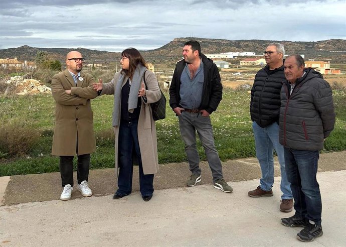 El candidato del PAR, Alberto Izquierdo, ha visitado la localidad turolense de Alloza.