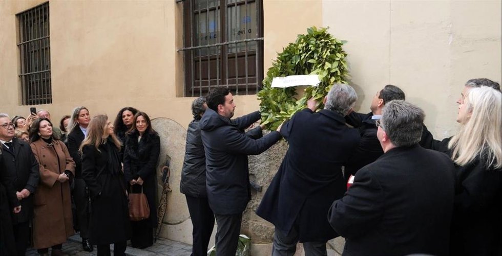 Acto de homenaje de aniversario del asesinato de Alberto Jiménez Becerril y Ascensión Ortiz en Sevilla.