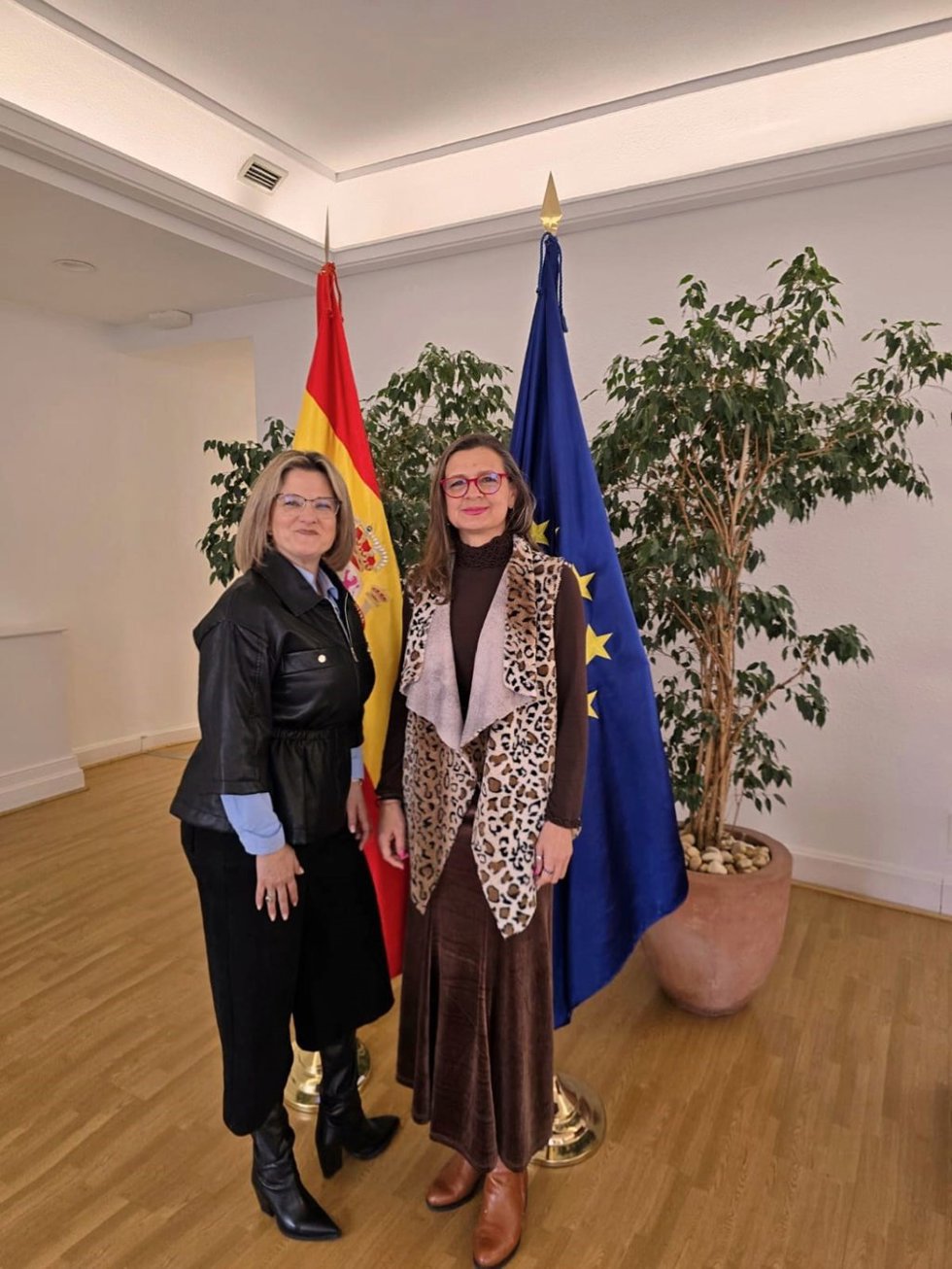 Elisabeth Ortega Suárez (UNAD) y Carmen Martínez Perza.