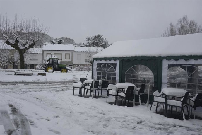 Nevada caída en Montederramo, a 23 de enero de 2026, en Ourense, Galicia (España). La Xunta suspende las clases y la circulación de camiones en gran parte de la provincia por la borrasca Ingrid. En total, la mitad de los ayuntamientos gallegos están afect