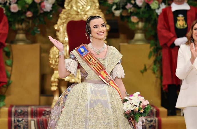 La exaltación de Carmen Prades como fallera mayor de València 2026 reivindica una fiesta "en pleno crecimiento"