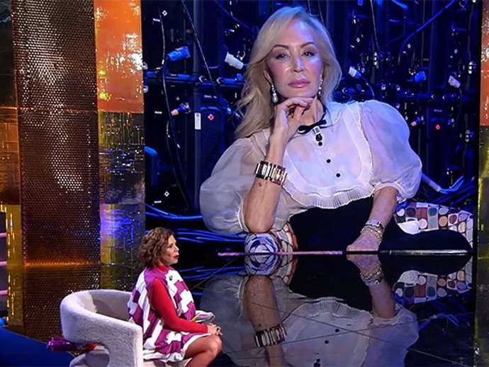 Agatha Ruiz de la Prada y Carmen Lomana en 'De Viernes'