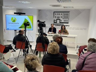 Diputación de Jaén presenta en Torredelcampo el proyecto Renaturavía para mejorar la Vía Verde del Aceite