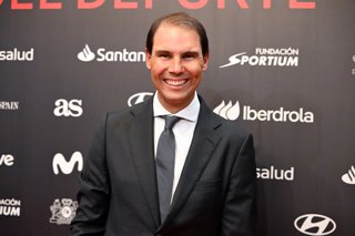 Archivo - El extenista Rafael Nadal posa durante el photocall de los Premios AS del Deporte, en el Hotel Palace, a 1 de diciembre de 2025, en Madrid (España). Los Premios AS del Deporte son unos galardones anuales que concede el diario deportivo AS para r