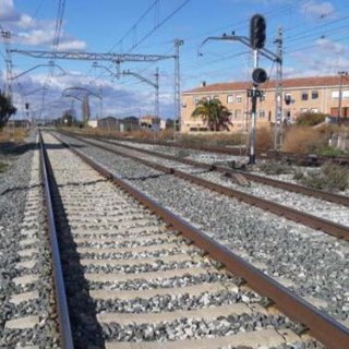 Archivo - Imagen de archivo de línea ferroviaria.