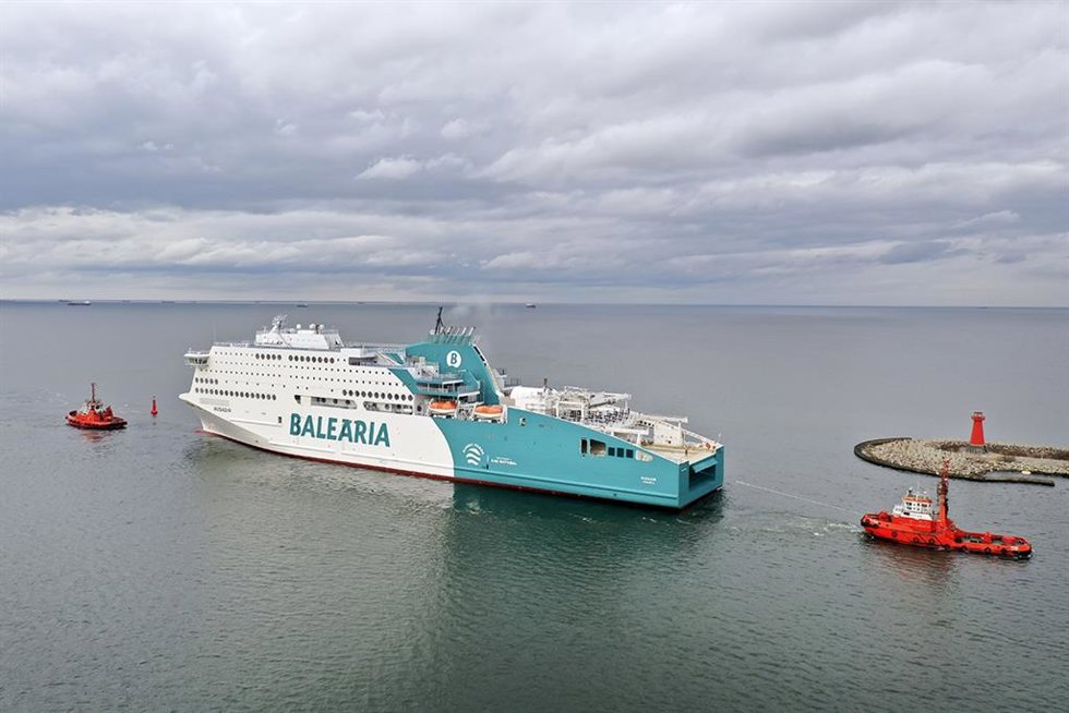 Archivo - Imagen de archivo de un ferry de Baleria de la ruta Málaga-Melilla.