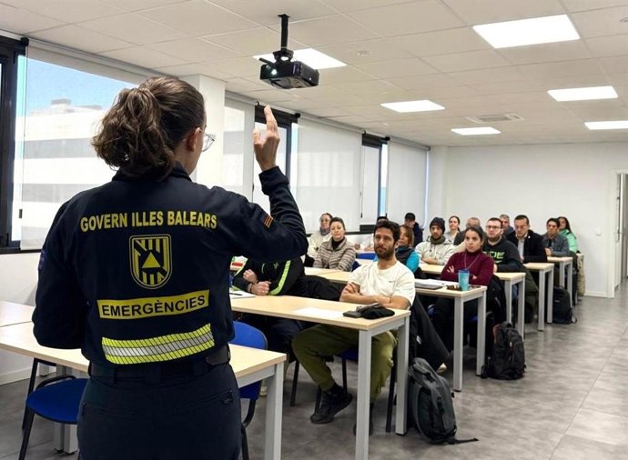 Arranca el curso básico de los voluntarios de Protección Civil en Baleares para reforzar su preparación ante emergencias