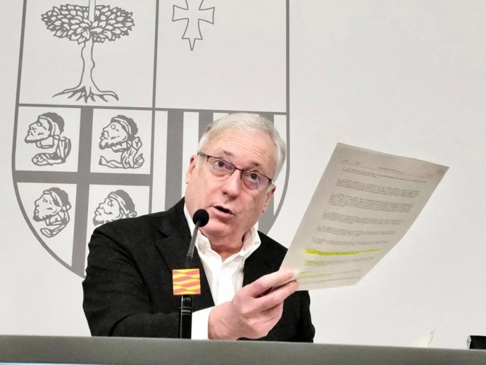 El consejero Octavio Lóopez durante la rueda de prensa de este sábado.