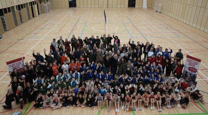 L'alcalde de Barcelona, Jaume Collboni, i el regidor d'Esports, David Vaig escudar, inauguren el nou complex esportiu municipal Espronceda, al barri de Navas del districte de Sant Andreu.