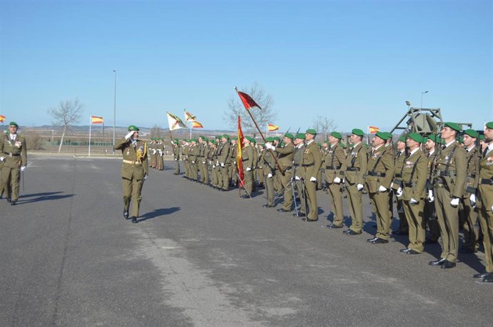 Revista a la formación en la Ceremonia Militar Anual de las unidades de la Brigada Logística por el día de San Juan Bosco.