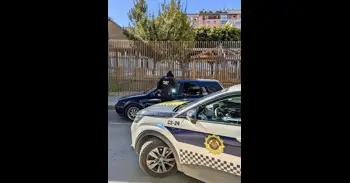 Detenidas dos personas, un hombre de 18 años y una mujer de 15, por dañar vehículos e intentar robar uno en Castelló