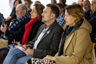 El delegado municipal de Cultura, Patrimonio y Museos de Alcalá de Guadaíra (Sevilla), Christopher Rivas, en la presentación de Marisa Benito Crespo.