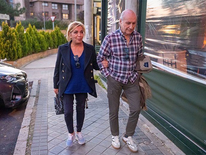 Archivo - (Foto De ARCHIVO) Carmen Borrego Y José Carlos Bernal Llegan A Un Restaurante Donde Se Encuentra Terelu Campos, A 31 De Marzo De 2025, En Madrid (España)