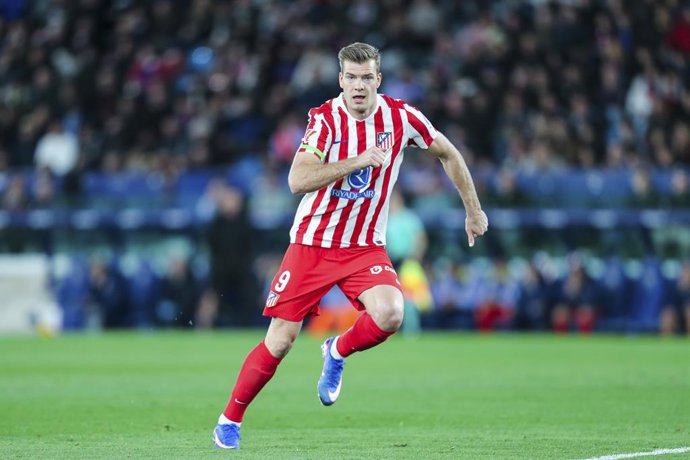 Alexander Sorloth, do Atlético de Madrid, em ação durante a partida de futebol da liga espanhola, LaLiga EA Sports, disputada entre o Levante UD e o Atlético de Madrid no estádio Ciutat de Valencia, em 31 de janeiro de 2026, em Valência, Espanha.